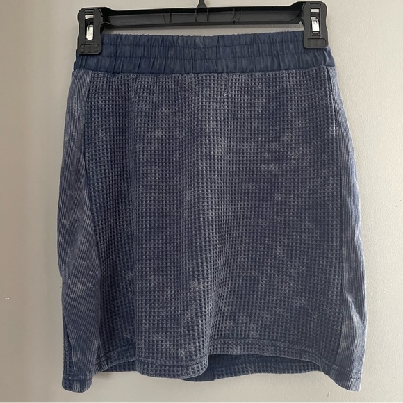 Button front mini skirt - Picture 3 of 5